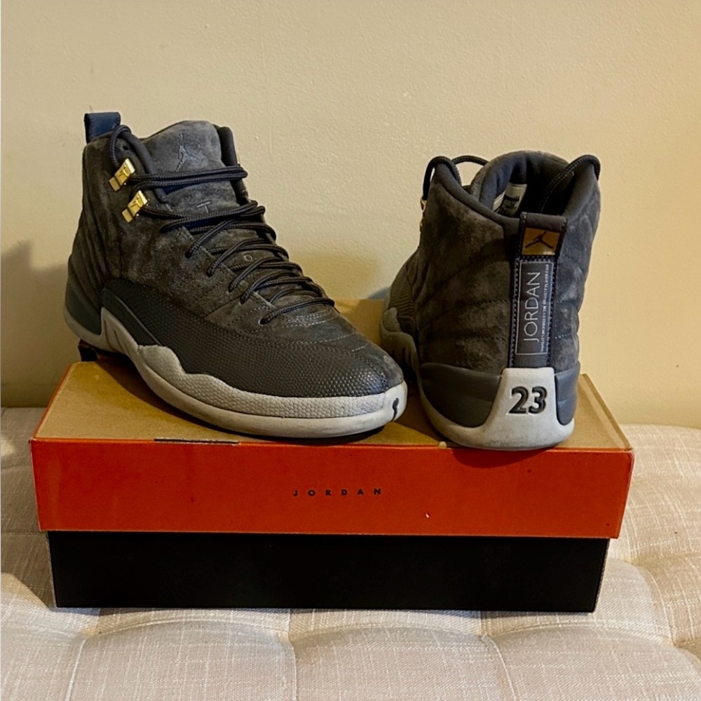 Air Jordan 12 Retro Men's Size 10 Wolf Grey and Dark Grey  Sneakers
